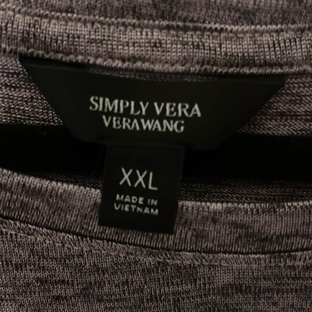 NWT- Vera Wang dressy 3/4 sleeve top - Picture 2 of 6